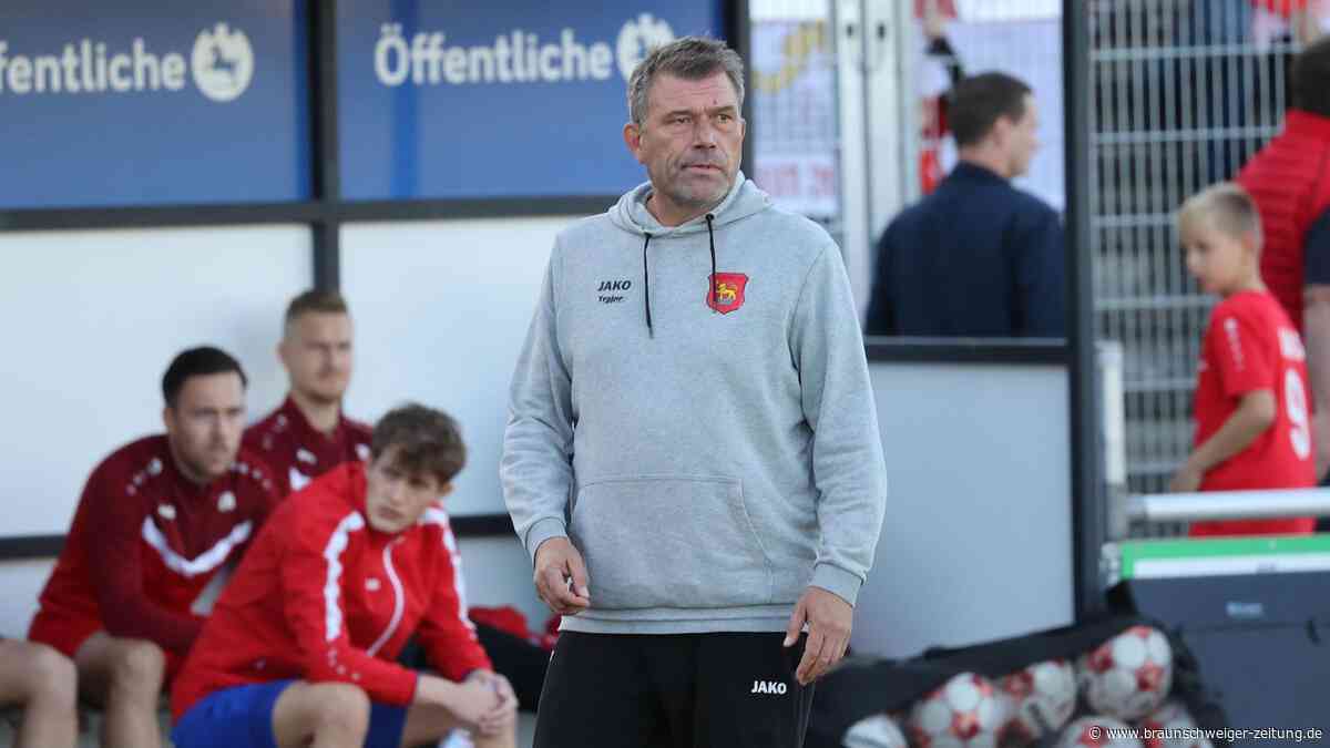 „Geht auf meine Kappe“: Benbennek gesteht Fehler nach Niederlage in Hannover ein