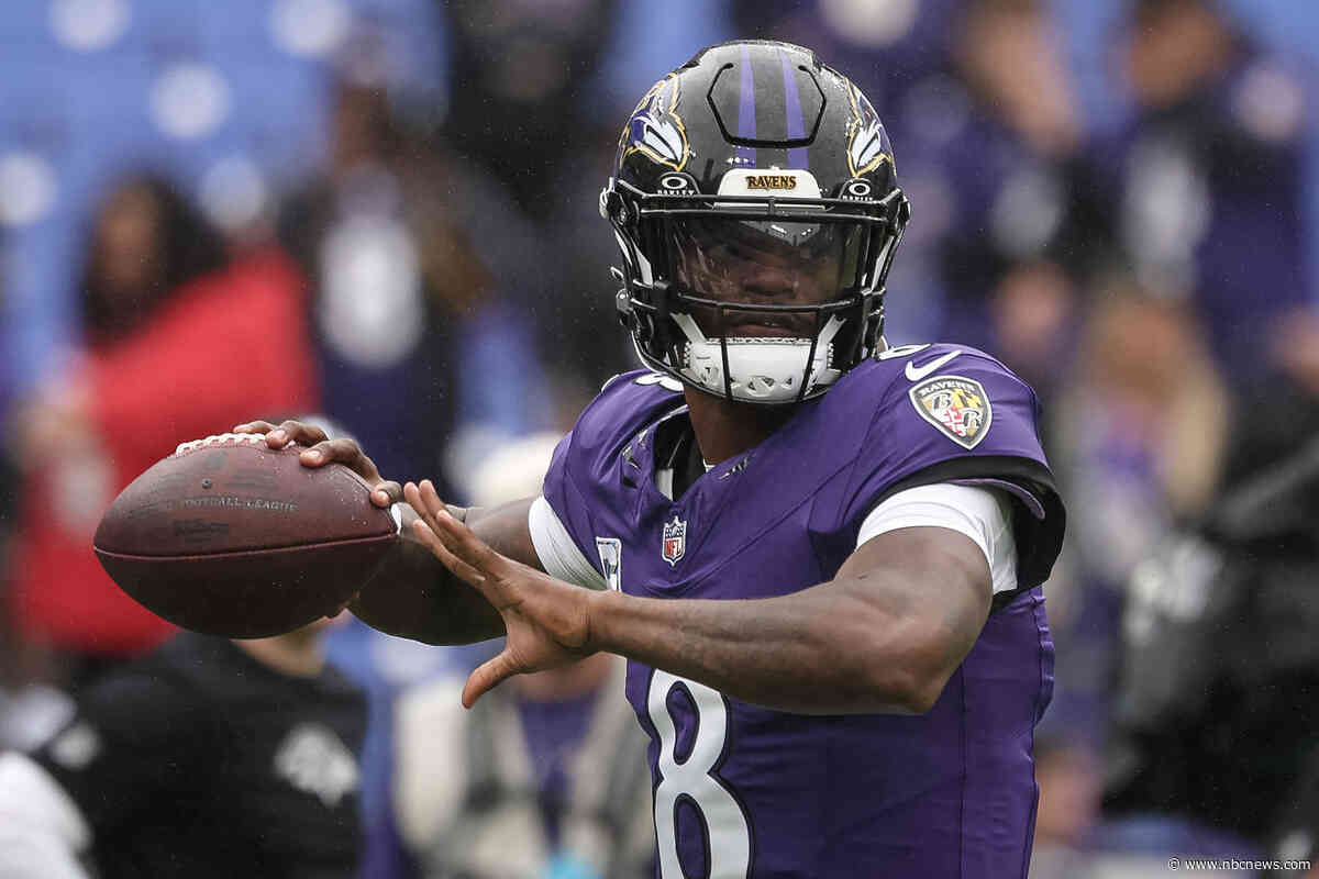 Ravens quarterback Lamar Jackson exits game vs. Titans with ankle injury