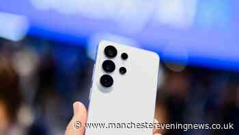 Samsung fans upgrade Galaxy S26 Ultra with free earbuds and smartwatch worth £598