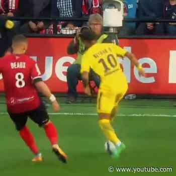Neymar’s dribbles 🇧🇷✨  #football #sports #psg #footballshorts #foot #footballskills #shorts  #neymar