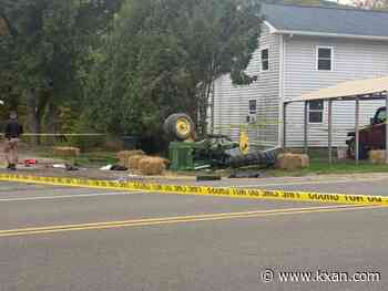 At least 14 injured after tractor pulling hayride rolls: NY sheriff