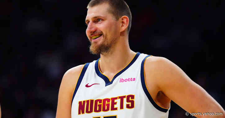 Nikola Jokić dazzles with behind-the-back pass down the baseline that you have to see to believe