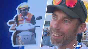 Bondscoachsticker op helm 'beetje traditie' bij Nederlandse rensters: 'Ik op een scootertje'