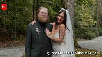 Elle King and tattoo artist Dan Tooker tie the knot