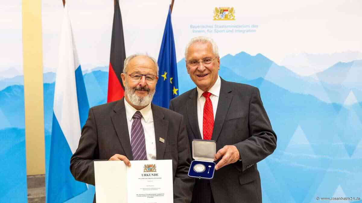 Verdienstmedaille für Peter Kloo (64): Kolbermoors Ex-Bürgermeister reagiert mit frechem Spruch