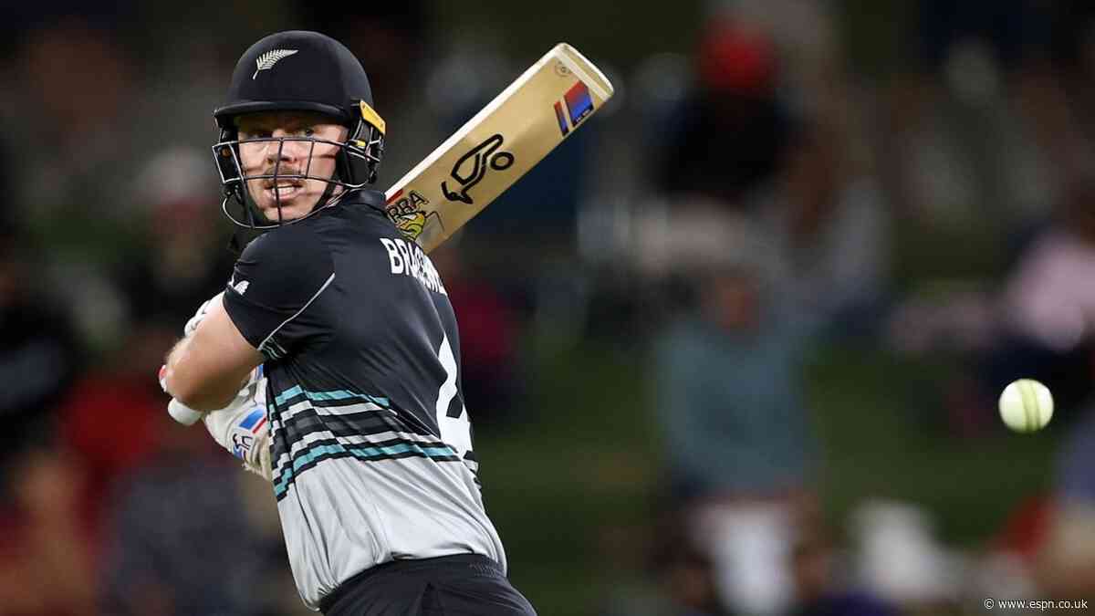Michael Bracewell shifts to casual contract with eye on BBL