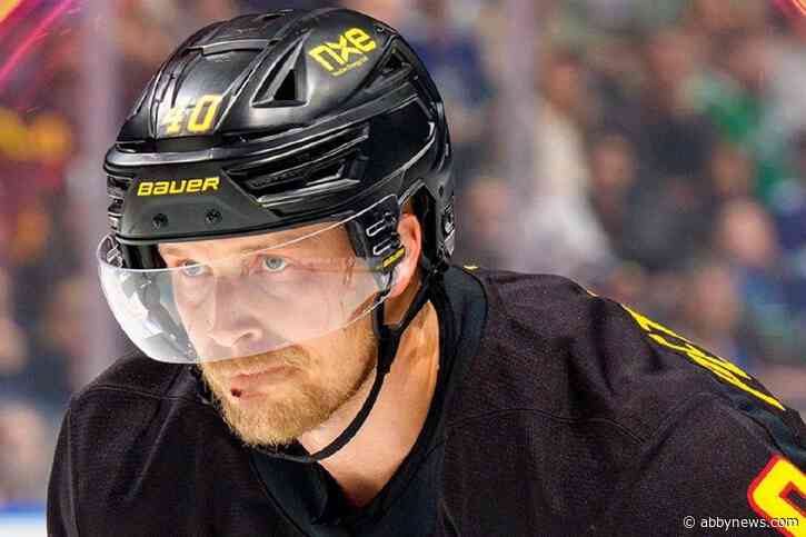 Gatcomb nets winner as Golden Knights earn 3-2 win over Vancouver Canucks