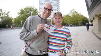 Helge Schneider in Braunschweig: Die Bilder von Show und Fans
