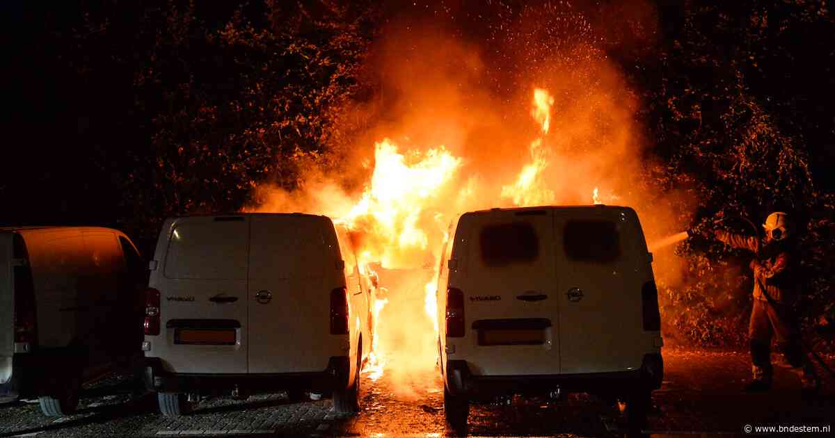 Politie linkt tientallen branden in Breda aan ‘dixi-pyromaan’: ook auto’s gaan in vlammen op