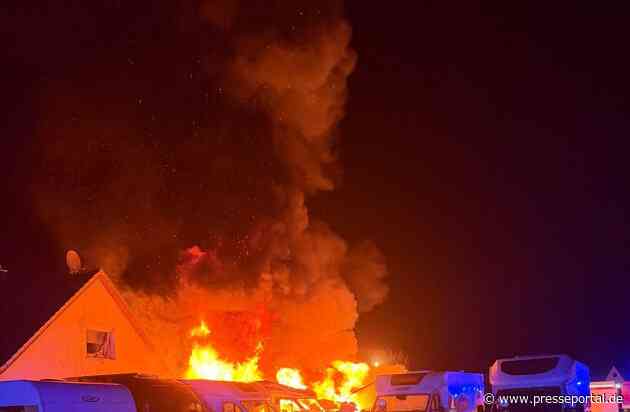 FW-ROW: Drei Wohnmobile bei Brand in Zeven vollständig ausgebrannt