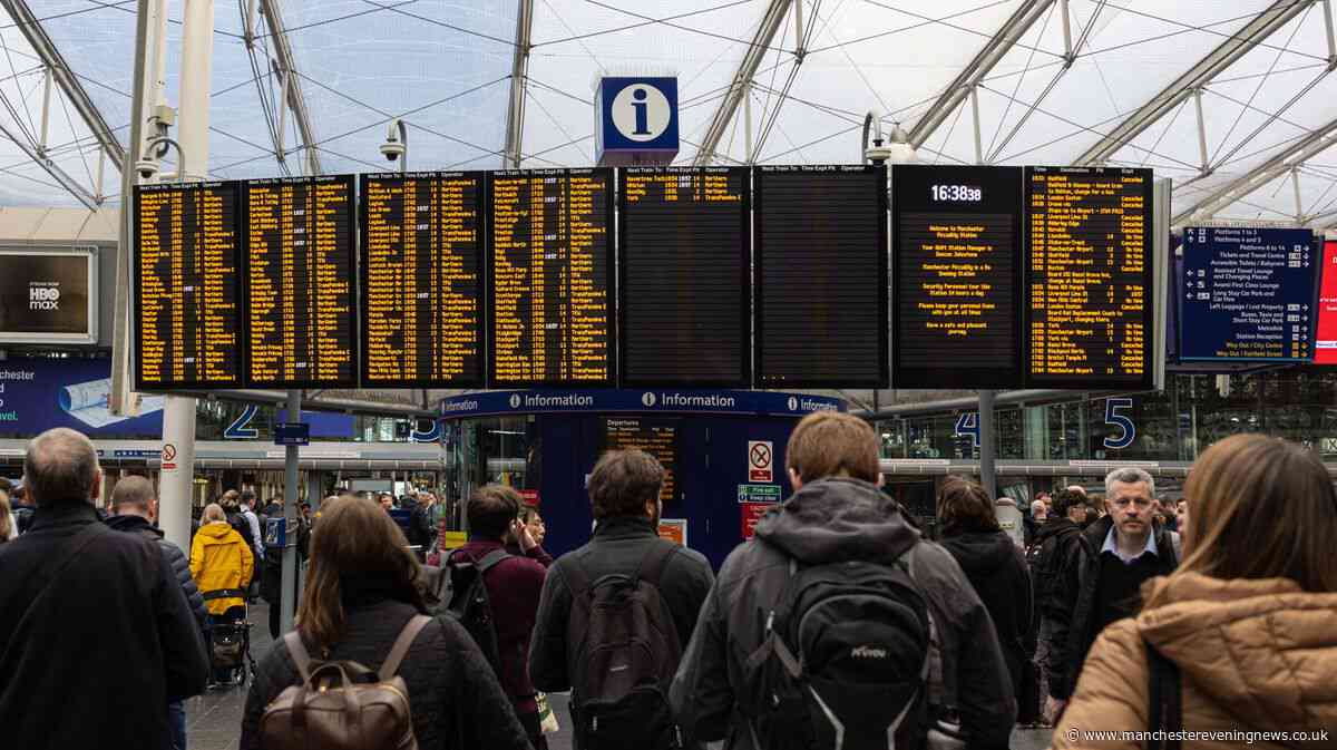 Manchester Piccadilly passengers face disruption on trains with lines blocked