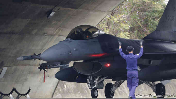 Taiwan riceve i nuovi jet F-16 dagli Usa, ma con tre anni di ritardo. Xi Jinping: “No alle interferenze esterne”