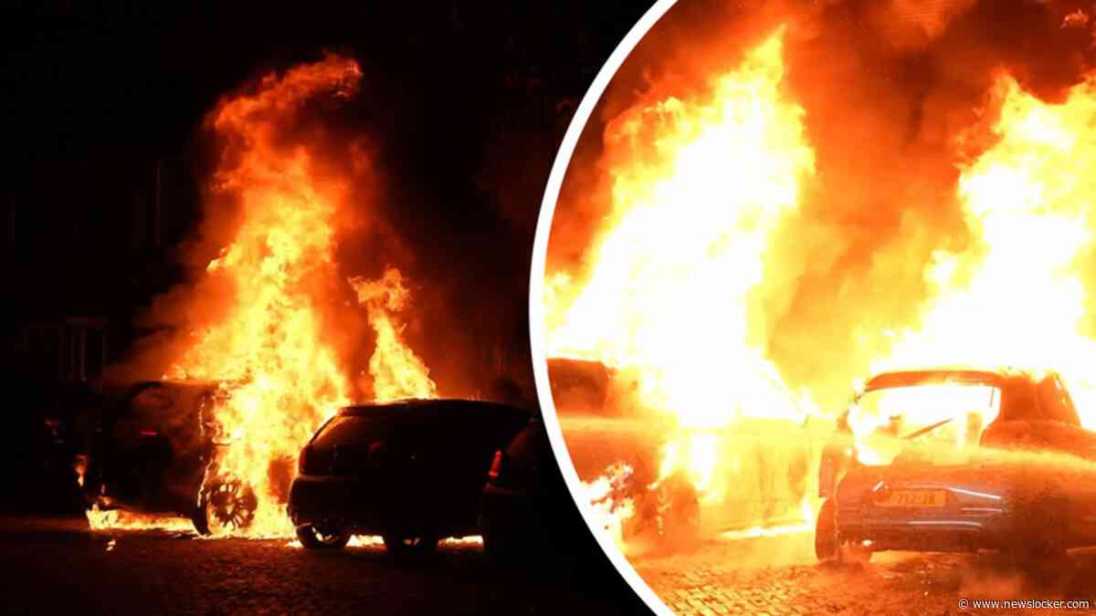 Enorme vlammenzee legt drie auto’s in de as, ook woning beschadigd