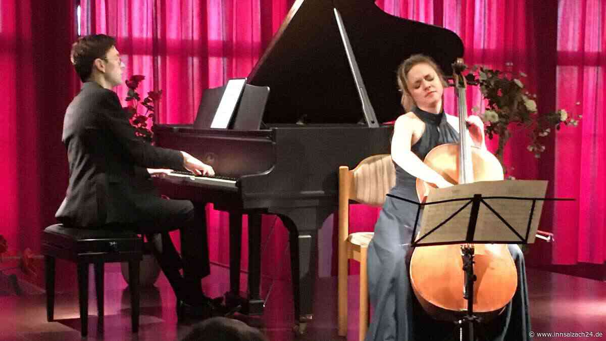 Irina Josifoska und Victor Soos verzaubern Töginger Publikum