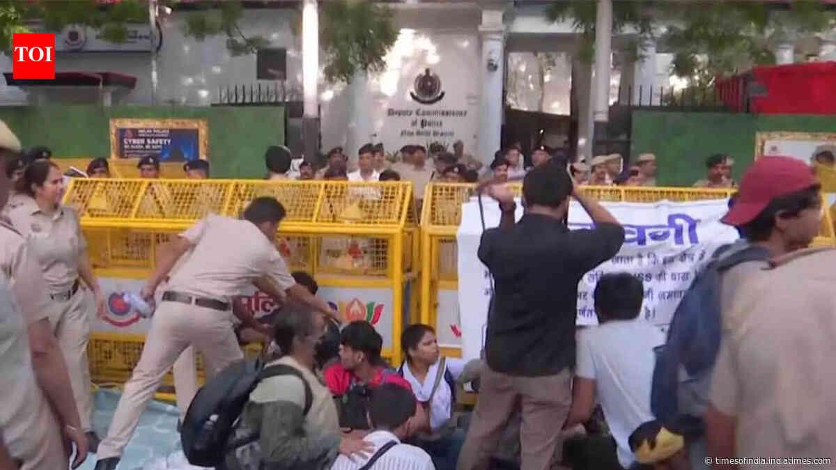 Delhi Police detain protesters over demonstration against alleged sexual misconduct of three women journalists