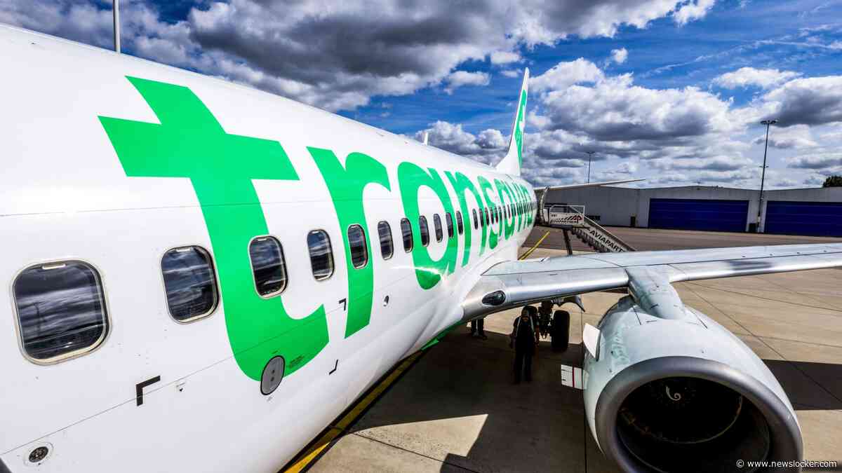 Transavia moet zwaar bezuinigen: ’Personeel moet mogelijk loonoffer brengen’