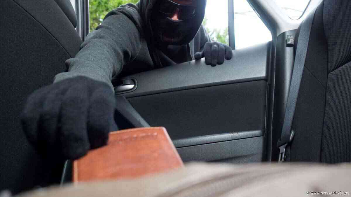 Mann bietet Verkäuferin Hilfe an: Handtaschen-Diebstahl am Marktsonntag in Bad Endorf