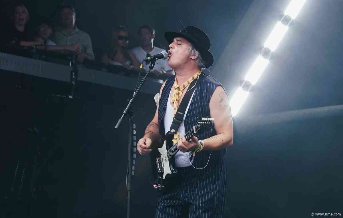 Watch The Libertines’ Pete Doherty break out karaoke cover of Lily Allen’s ‘Smile’ in South Korea