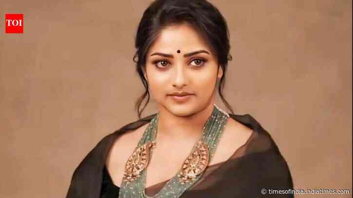 ‘Dimple Queen’ Rachita Ram’s fan craze EXPLAINED