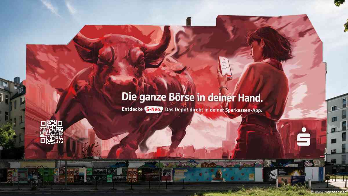 "Mission Neues Sparen": Mit diesen Mega-Plakaten trommelt die Sparkasse fürs neue Sparen