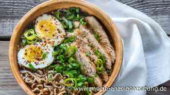 Schweinebauch-Ramen: „Verity“-Star Josh Hartnett und Jamie Oliver verraten ihr Lieblingsrezept