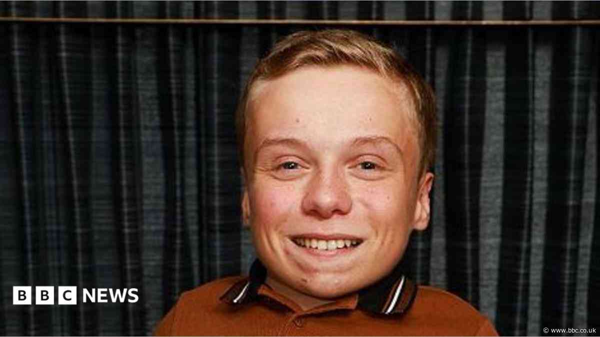 Harry Potter actor says mates 'keep him grounded'
