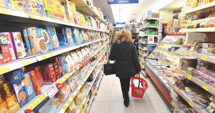 Istat, la pressione fiscale sale al 43,5%. Cala il potere di acquisto delle famiglie. Pil +0,2%