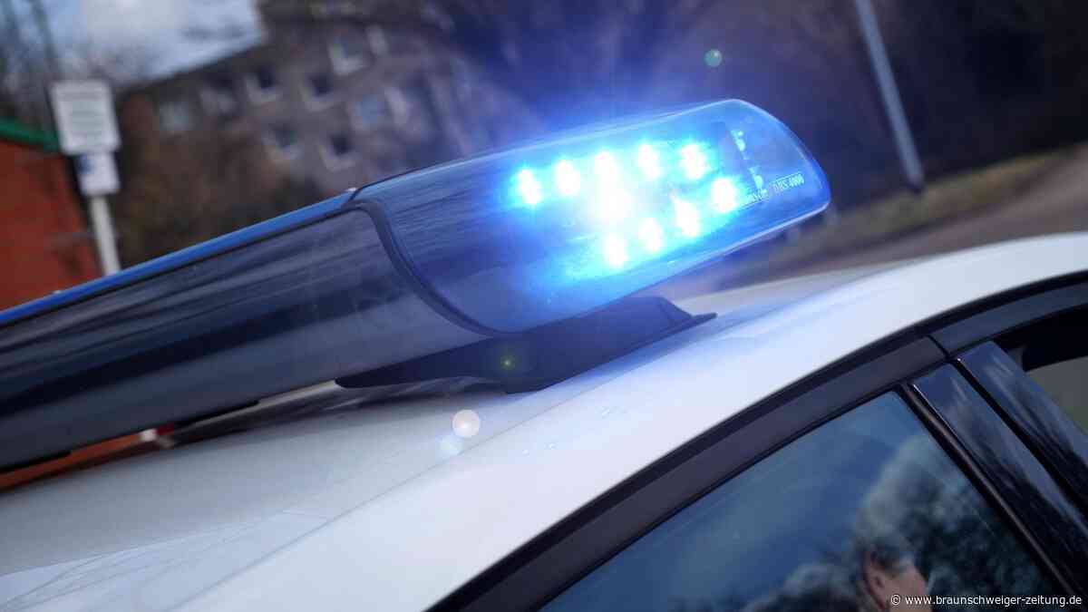 Streit auf Parkplatz in Wendhausen eskaliert: Mann bedroht Frau und verletzt sie