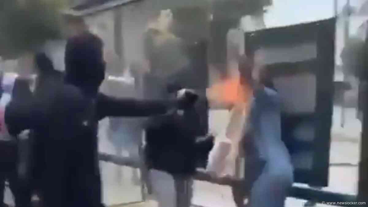 Franse politie arresteert 15-jarige demonstrant die vrouw met vlammenwerper in gezicht spoot