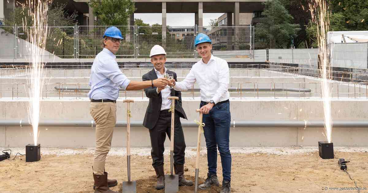 Bouw Westgebouw in Arnhem begint met tijdscapsule