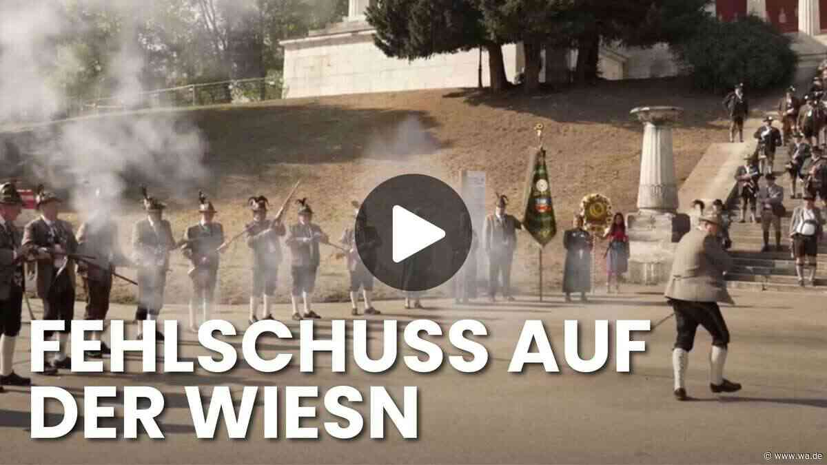 Salut-Schütze schießt versehentlich auf Kameraden – Wiesn-Vorfall im Video