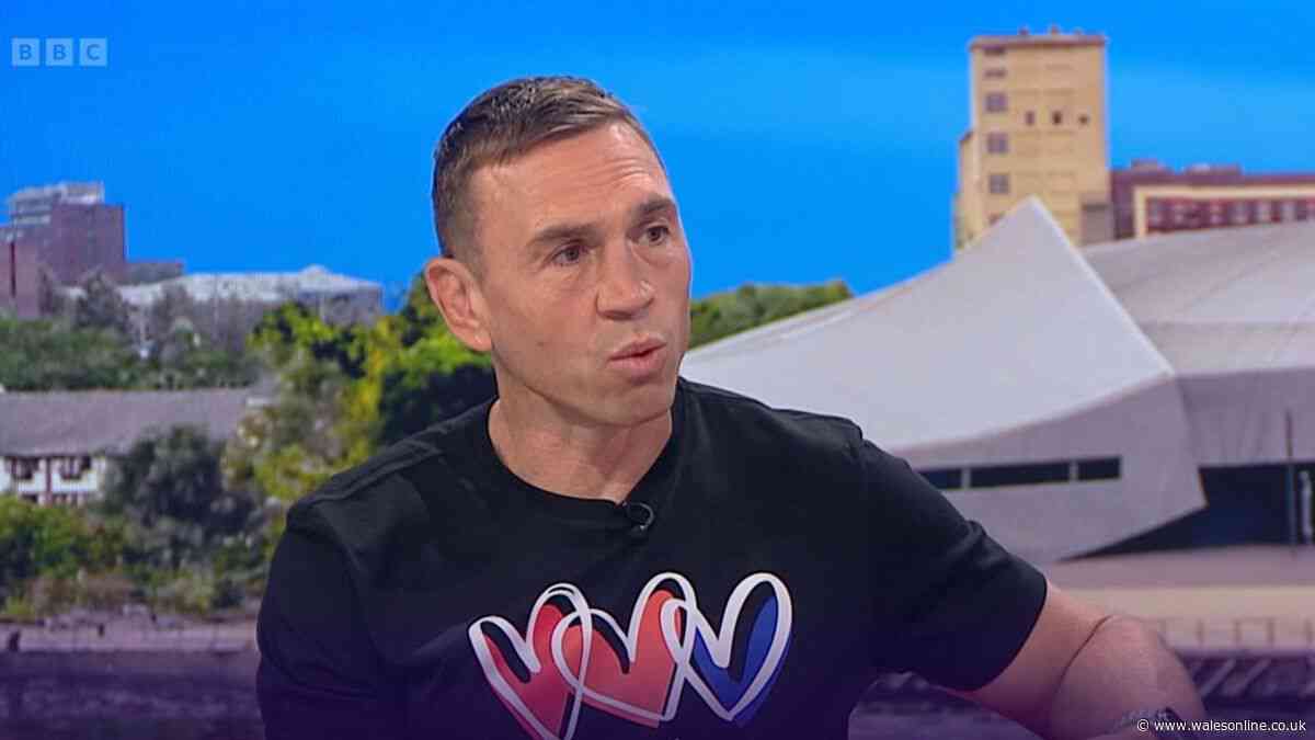 Kevin Sinfield shows true colours as he lets team go and makes huge Rob Burrow promise