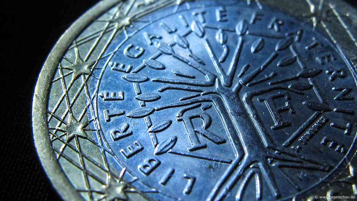 Talfahrt geht weiter: Euro fällt unter 1,12 Dollar
