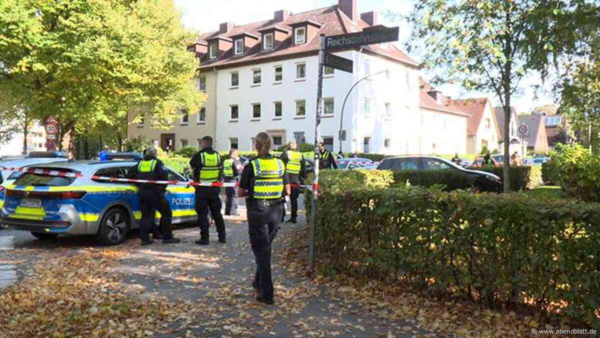 Autofahrer rast in Eidelstedt auf Polizisten zu – Beamtin verletzt