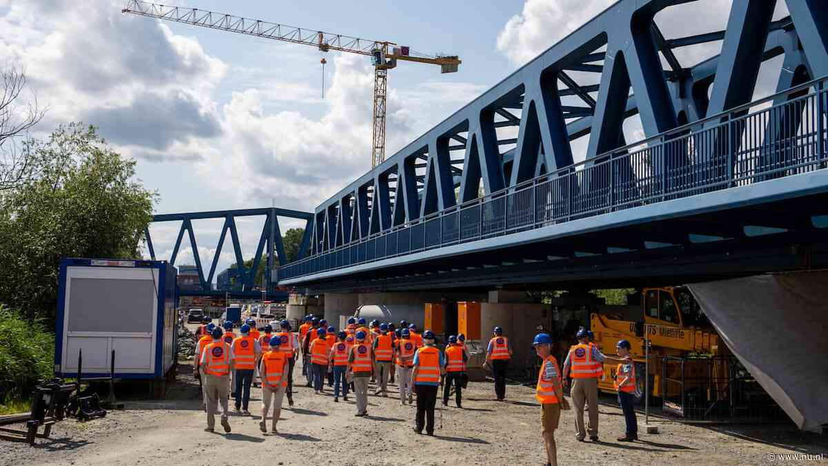 Trein tussen Groningen en Duitsland rijdt na bijna elf jaar weer