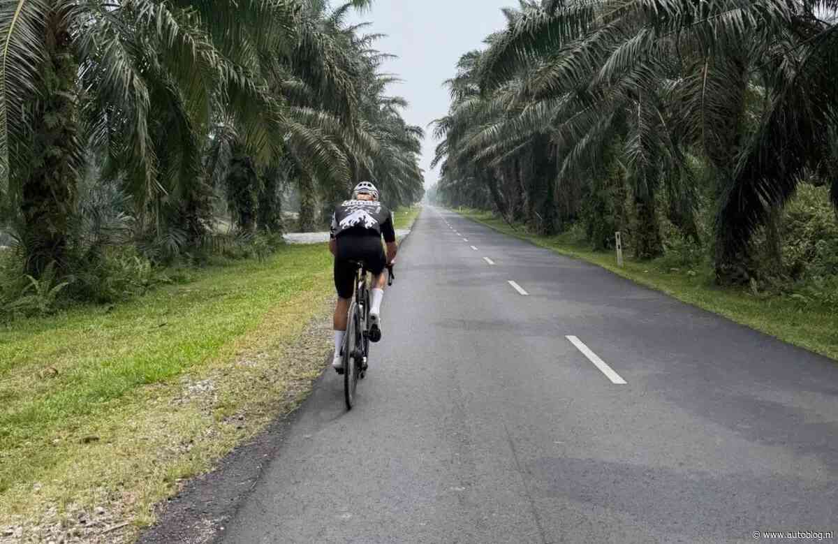 F1-coureur slaat privéjet over en fietst naar de volgende Grand Prix
