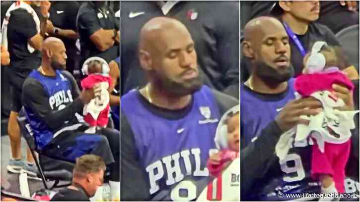 “Zio LeBron in servizio”: James resta in panchina e fa da babysitter alla figlia del compagno di squadra Tyrese Maxey