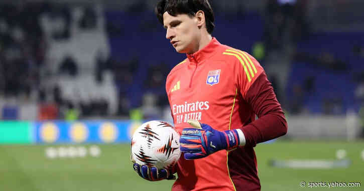 Lyon goalkeeper Rémy Descamps confirms West Bromwich Albion and Hull City winter interest