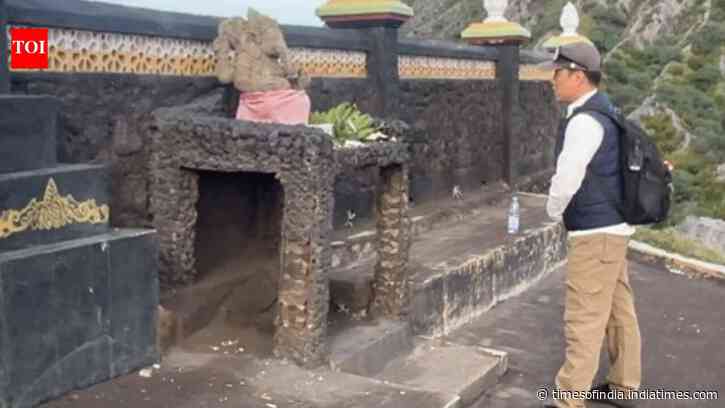 Why is there a cigarette offering to Ganesh Ji at Indonesia’s Mount Bromo?