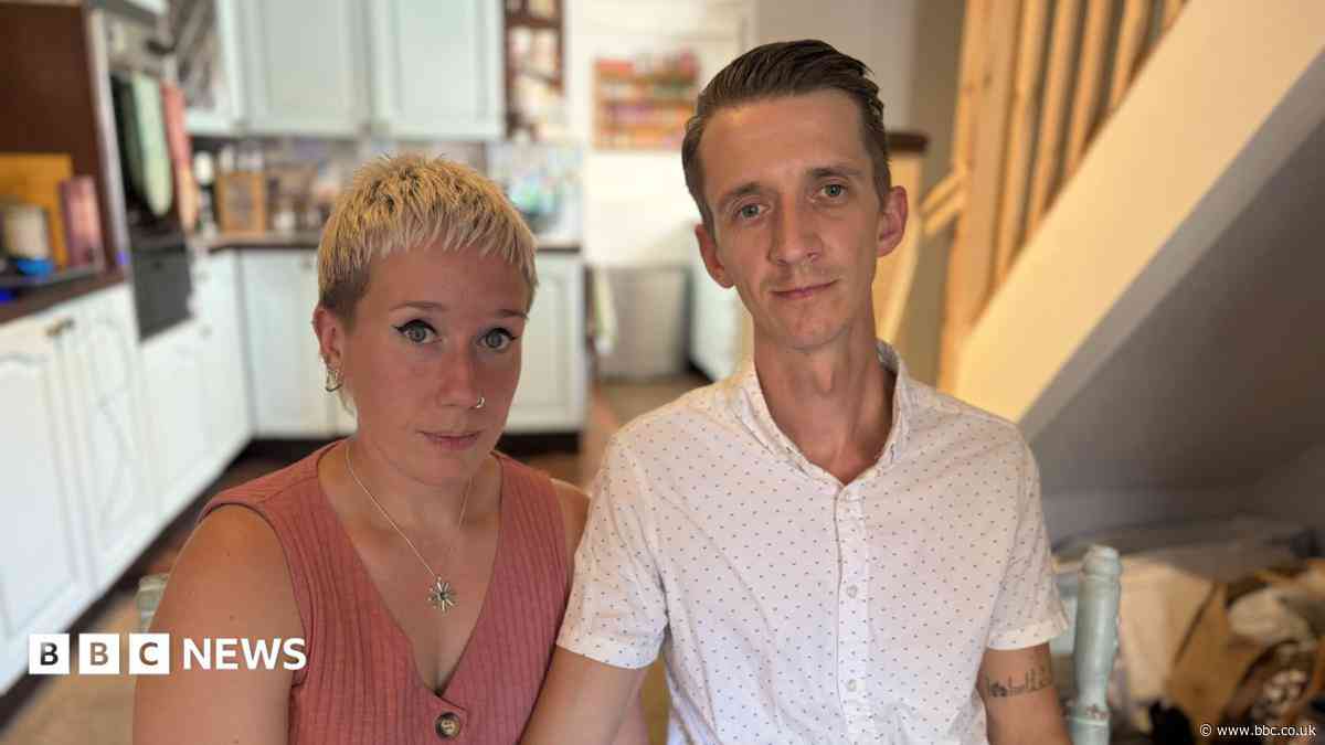 Dozens 'ripped off' in £500,000 building 'scam'