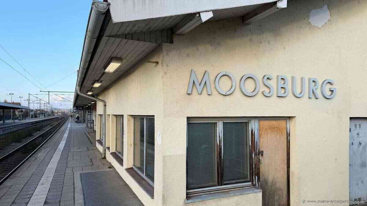 Warum am Bahnhof Moosburg bald ein Kiosk eröffnet – und kurz darauf wieder verschwindet