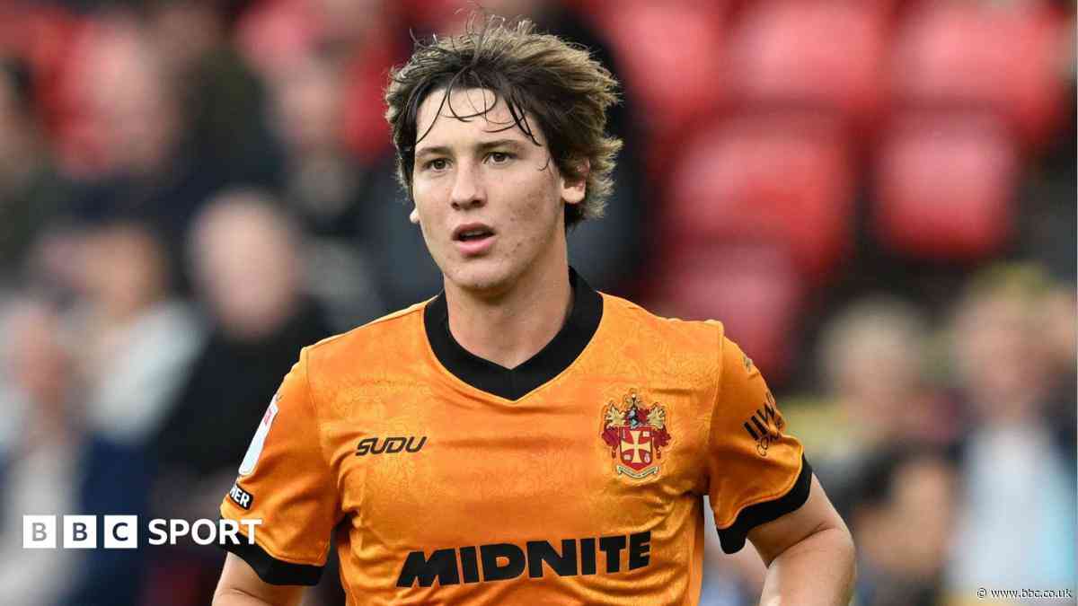 Wolves' Lopez injured on international duty