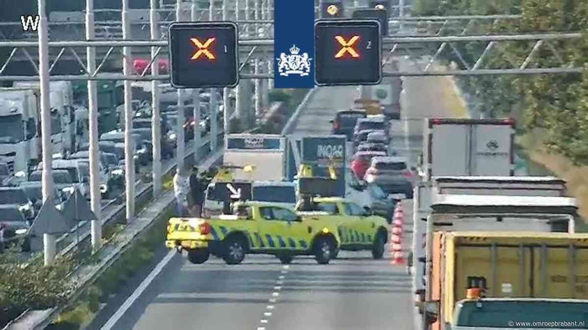 File op A58 na botsing, ruim een uur vertraging richting Tilburg