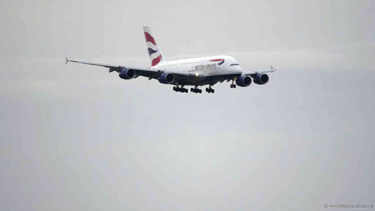 Emergenza sul volo British Airways Londra-Chicago: sta rientrando verso l’aeroporto di Heathrow