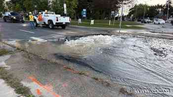 Water main break, flooding closes down Scarborough intersection
