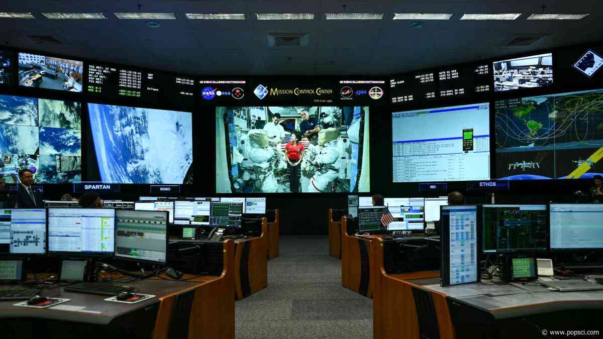 Apply to be a NASA flight director