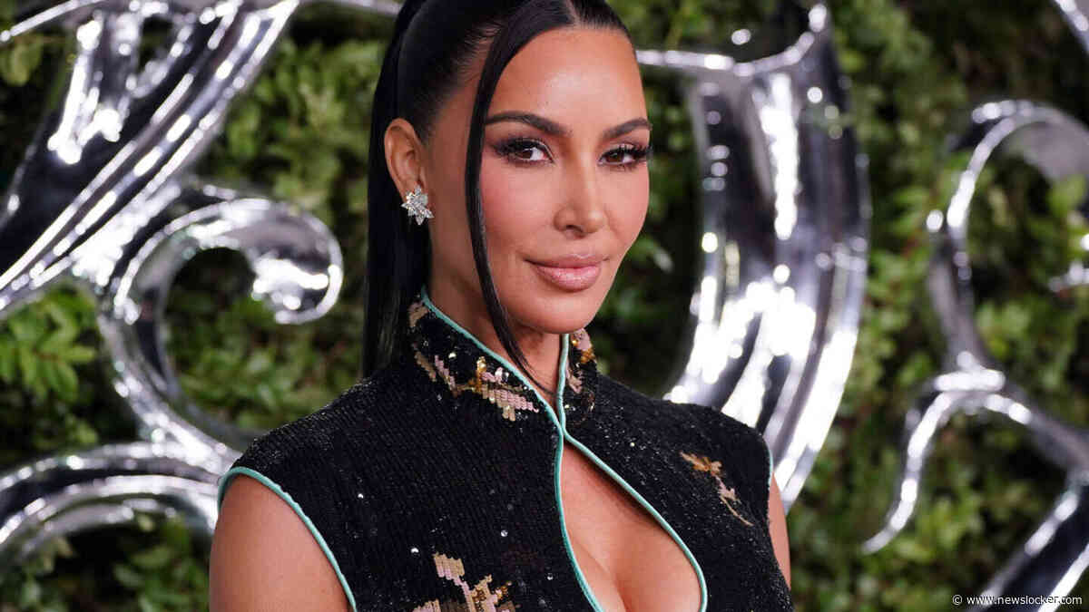 Kim Kardashian (45) pijnlijk eerlijk over moederschap: ’Ik heb meer nanny’s dan kinderen’