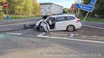 Schwerer Verkehrsunfall: Pkw und Lkw kollidieren auf B1 bei Helmstedt