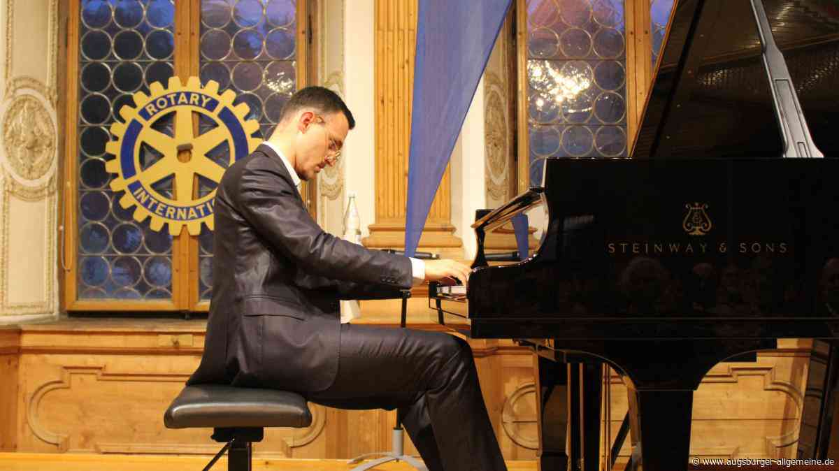 Starpianist vereint in Landsberg Trost und Musik