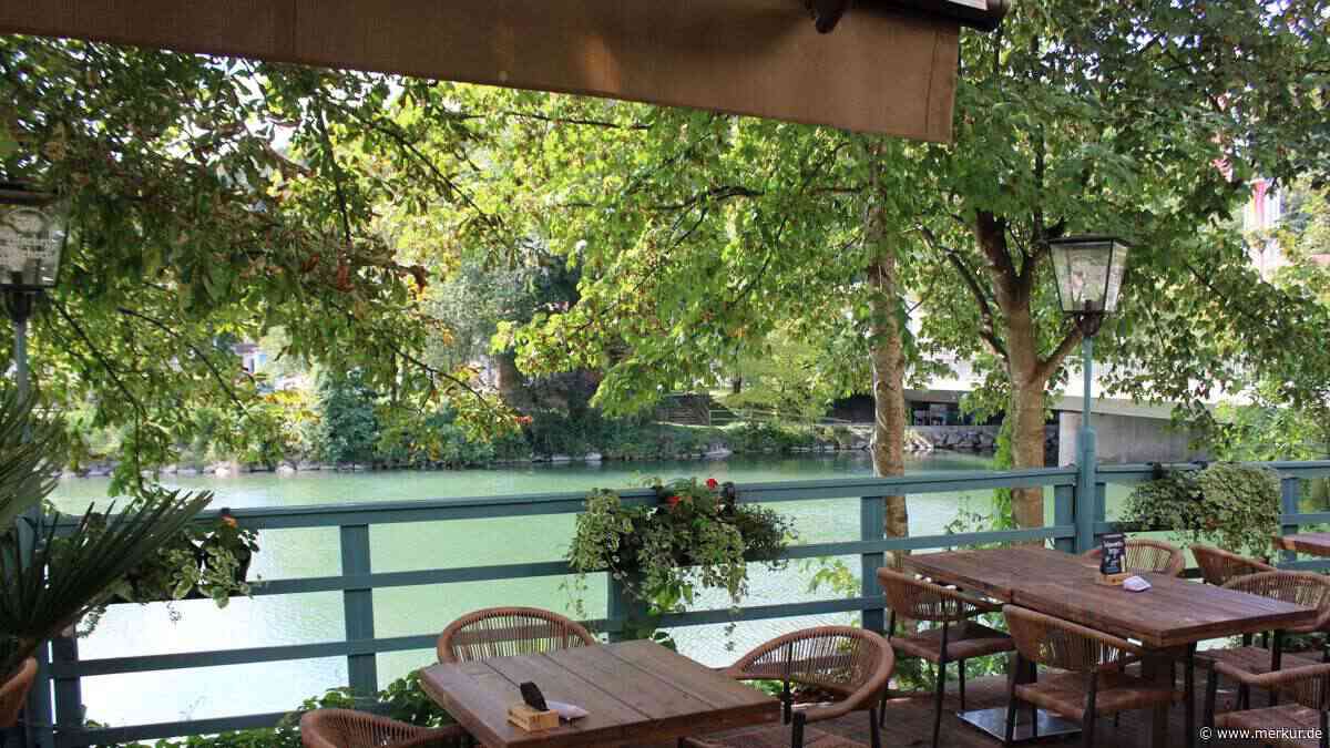 Burger, Cocktails und DJ-Abende: Modernes Restaurant in der Altstadt – mit Terrasse direkt am Fluss